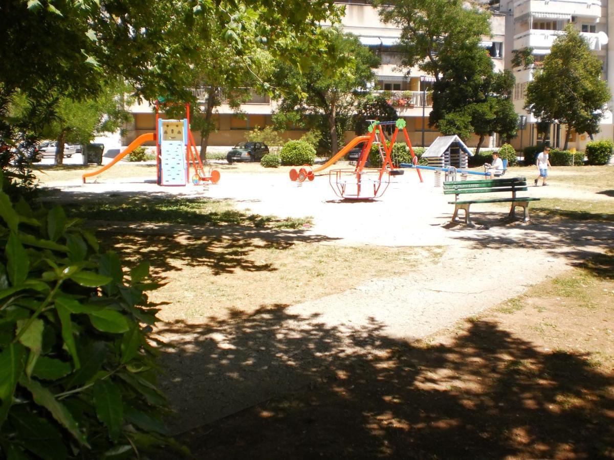 Apartment Lana Omiš Exterior foto
